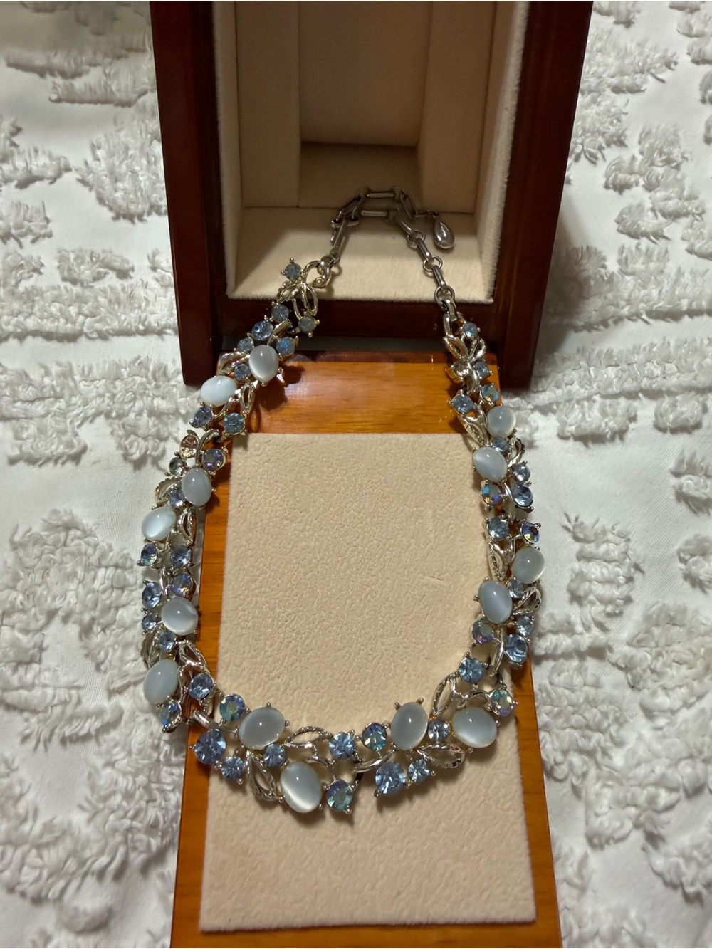 Vintage Signed LISNER Bib Choker Necklace Blue Moonglow Lucite Cabochon 50s/60s
